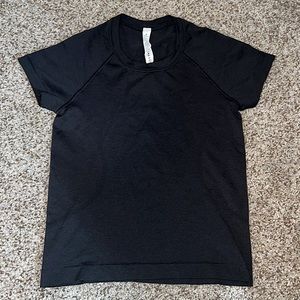 Lululemon swiftly tech short sleeve 2.0. Size 4